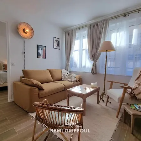 La Symphonie Elevator Center 2 Guests Apartment