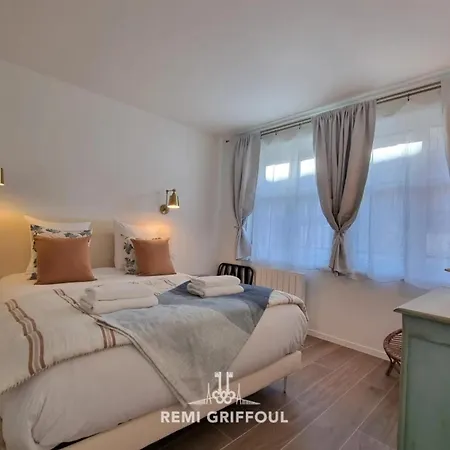 La Symphonie Elevator Center 2 Guests * Ονφλέρ