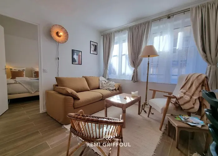 La Symphonie Elevator Center 2 Guests Apartment